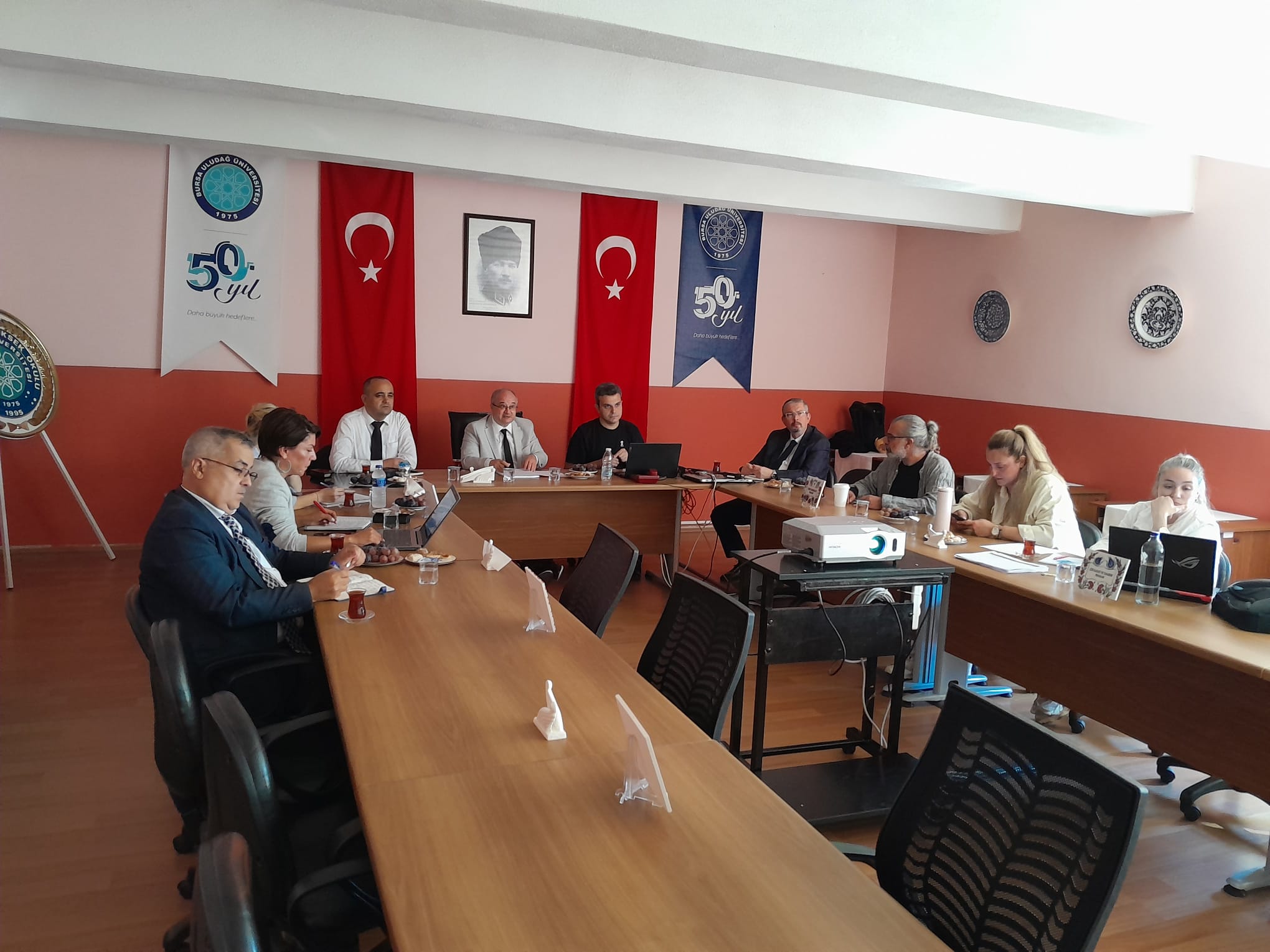 YÜKSEKOKULUMUZDA AKRAN DEĞERLENDİRMESİ TOPLANTISI YAPILDI